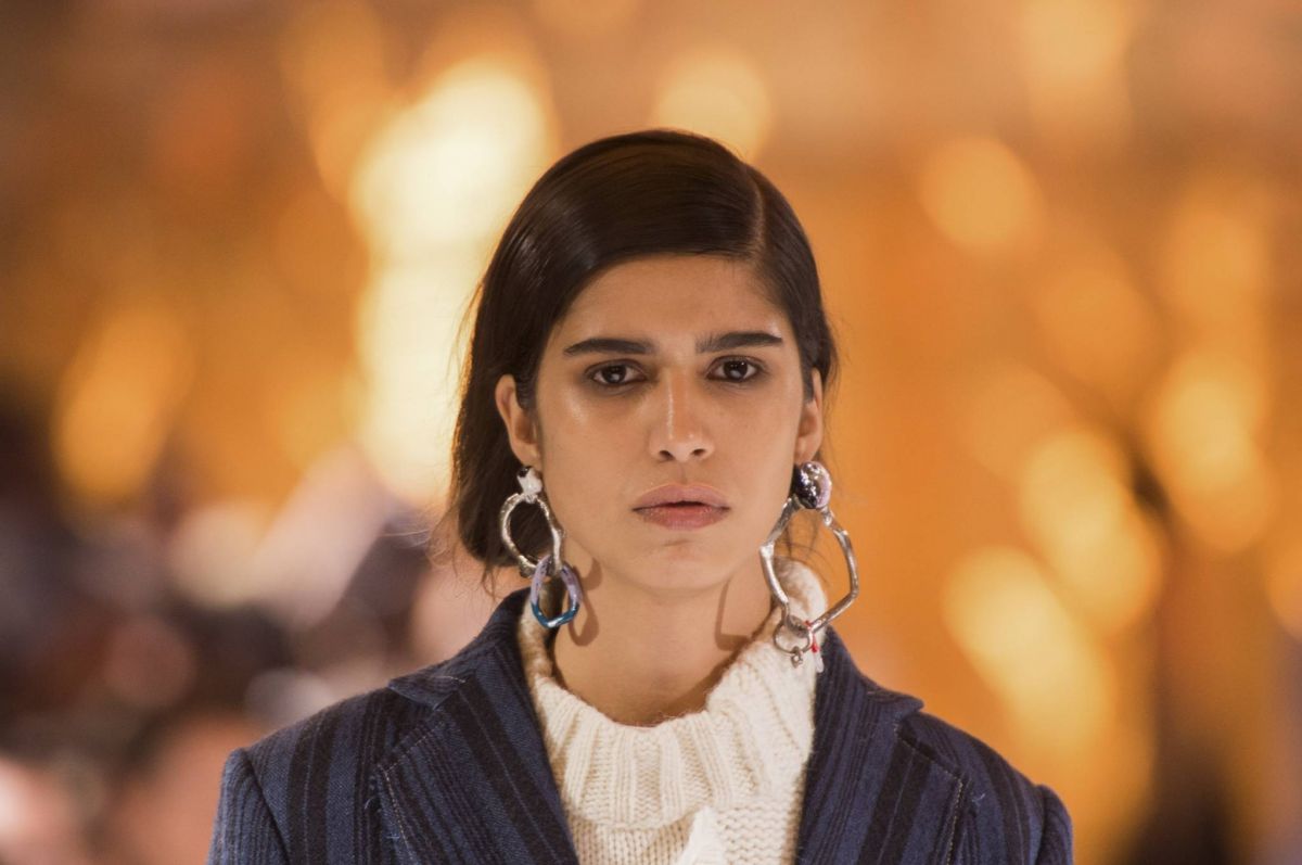 اكتشفي صيحة الأقراط التي ستبهرين بها الجميع لخريف وشتاء 2017-2018