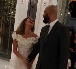 بالصور والفيديو - أحمد صلاح حسني يعقد قرانه على هذه الشابة.. شاهدوا هديته القيّمة لها