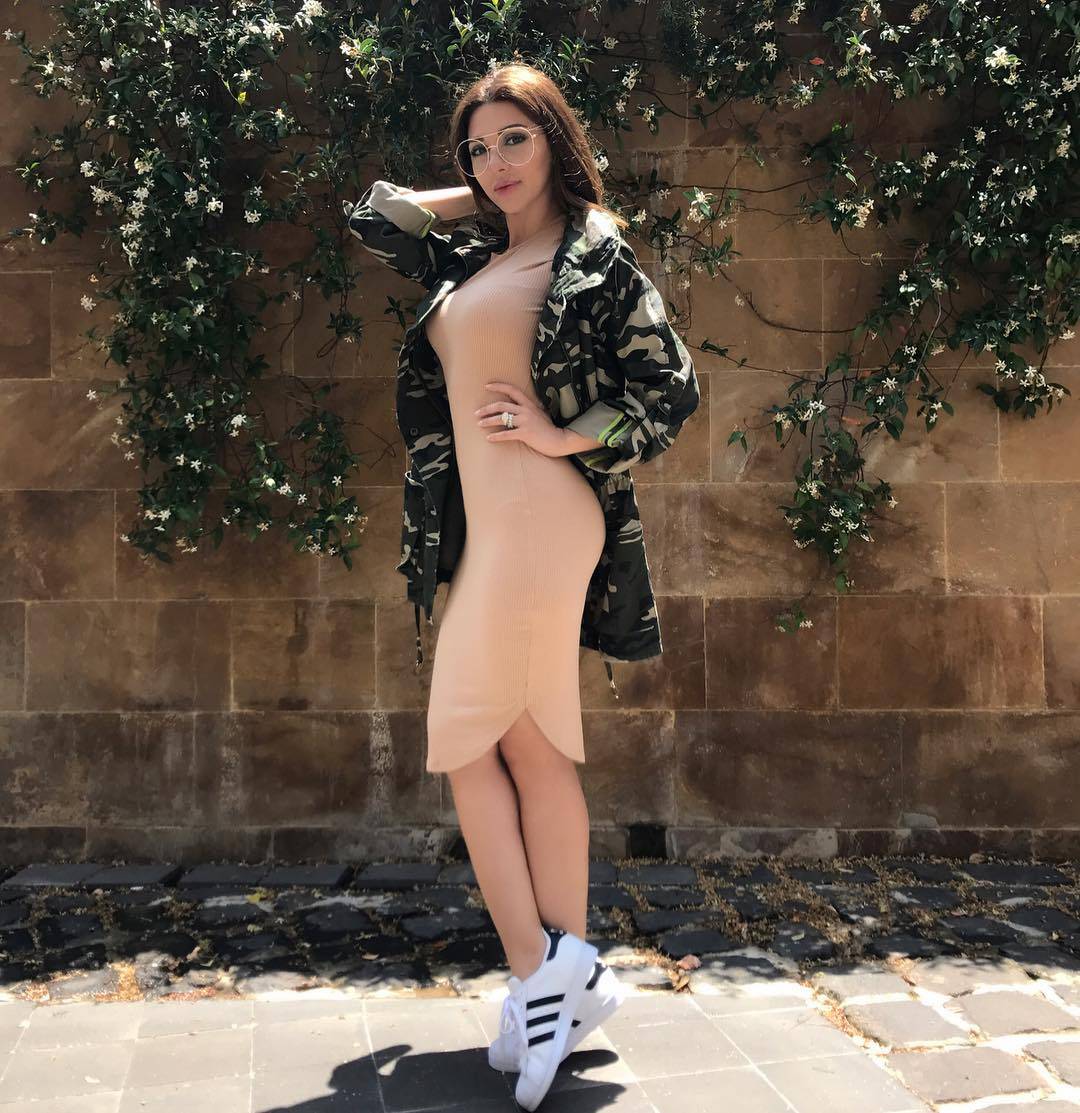 نوال الزغبي وميريام فارس ومنافسة على فن ارتداء السترة العسكرية