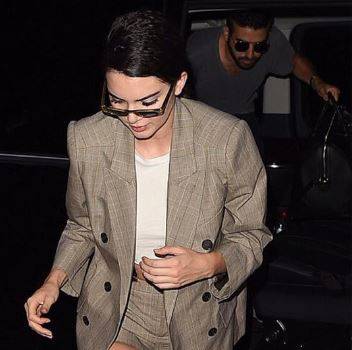 اكتشفي القطعة التي ستجعلك نجمة عالمية لشتاء 2017-2018