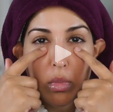 بالفيديو - تخلّصي من انتفاخ العينين والهالات السوداء في دقائق... إليك الوصفة