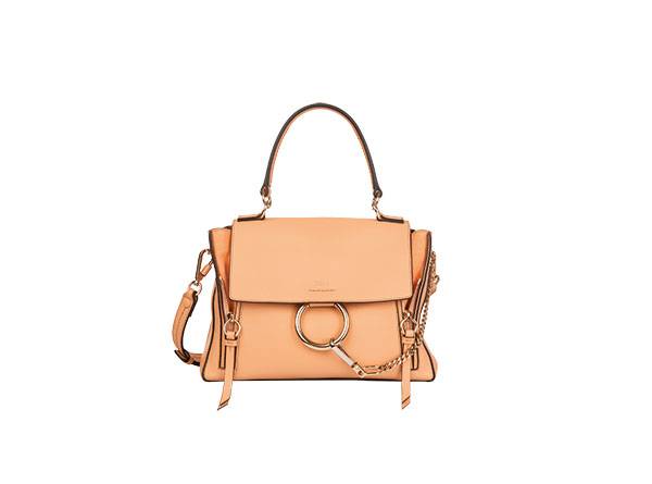 حقيبة Faye Day من Chloé لأنوثة مرحة