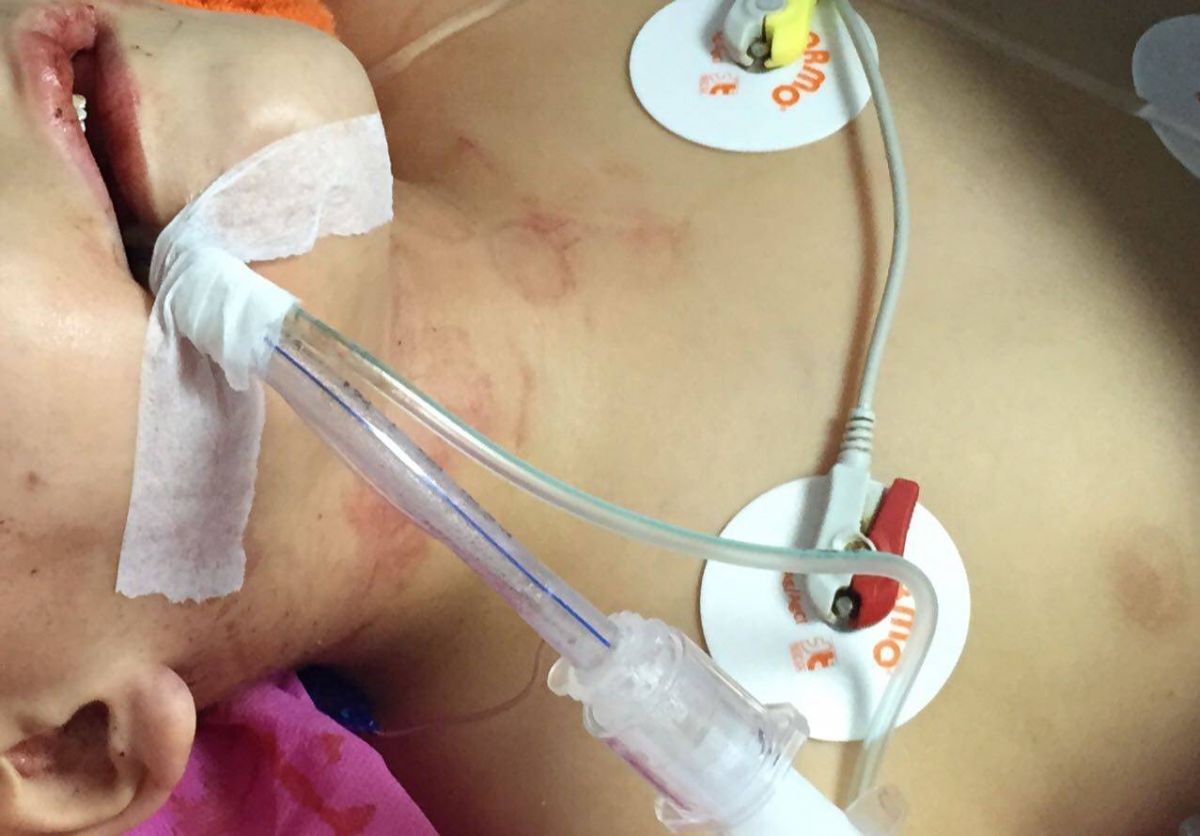 ‎عاملة منزلية حاولت قتل هذا الطفل وحالته حرجة - ما حصل مع هذه العائلة قد يصيبكم.. انتبهوا!!‎