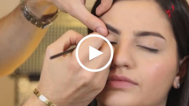 أحلى مكياج بدقيقة - تعلمي رسم الآيلاينر بطريقة سريعة دون أن يسيل