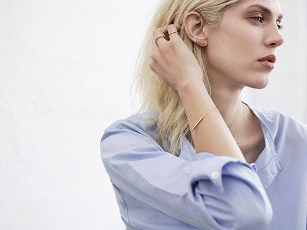 مجوهرات ناعمة ونقية الخطوط للمرأة المفعمة بالأنوثة