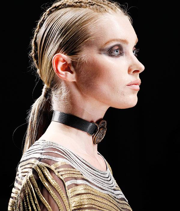 Balmain - تسريحة  ذيل الحصان 