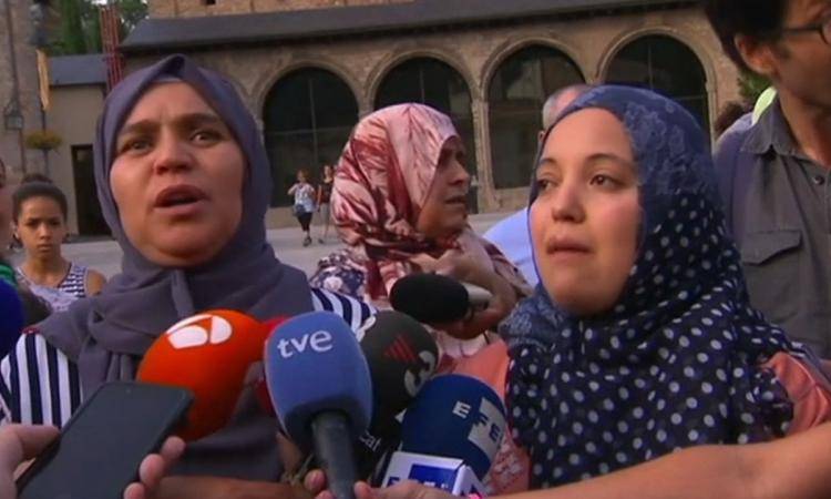 والدة مرتكب اعتداء الدهس في برشلونة تفاجئ الجميع بتصريح صادم عن ابنها... هذا ما طلبته منه