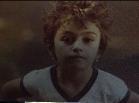 بالصورة - هذه الطفلة أصبحت نجمة عربية جميلة ونجت من سرطان الثدي.. خمنوا من هي