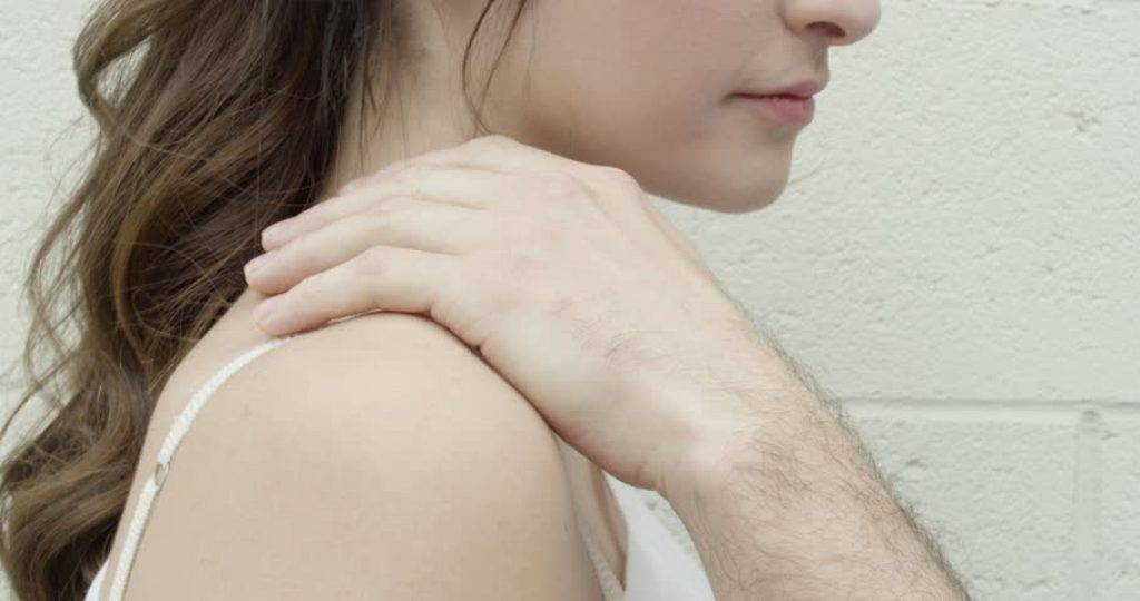 علاقة محرمة بين كنّة وحماها تؤدي إلى انتحار الأخير... إليكم التفاصيل المقززة