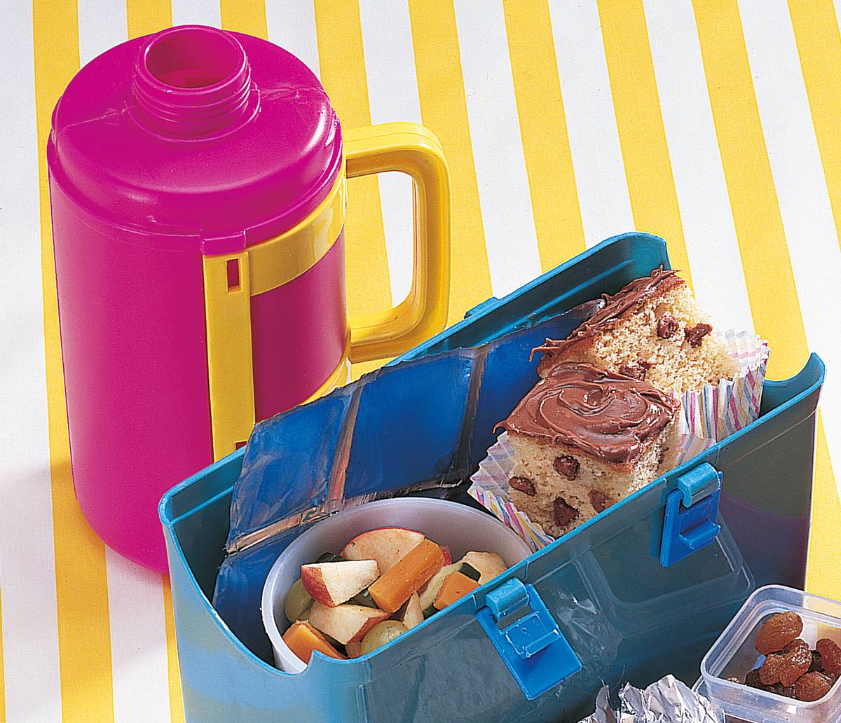 قطع من جاتوه الفانيلا والشوكولاته