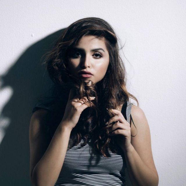 بالفيديو - حلا الترك تثير ضجة في أحد المراكز التجارية... ما الذي حدث؟