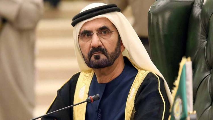 صورة نادرة وقديمة لحاكم دبي وزوجته - شاهدوا أناقتهما