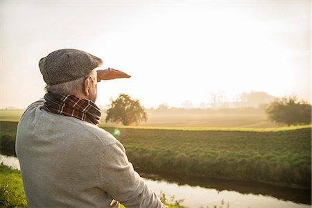بالصورة - نجم تركي يغيّر شكله ليصبح شبيهاً بصدام حسين