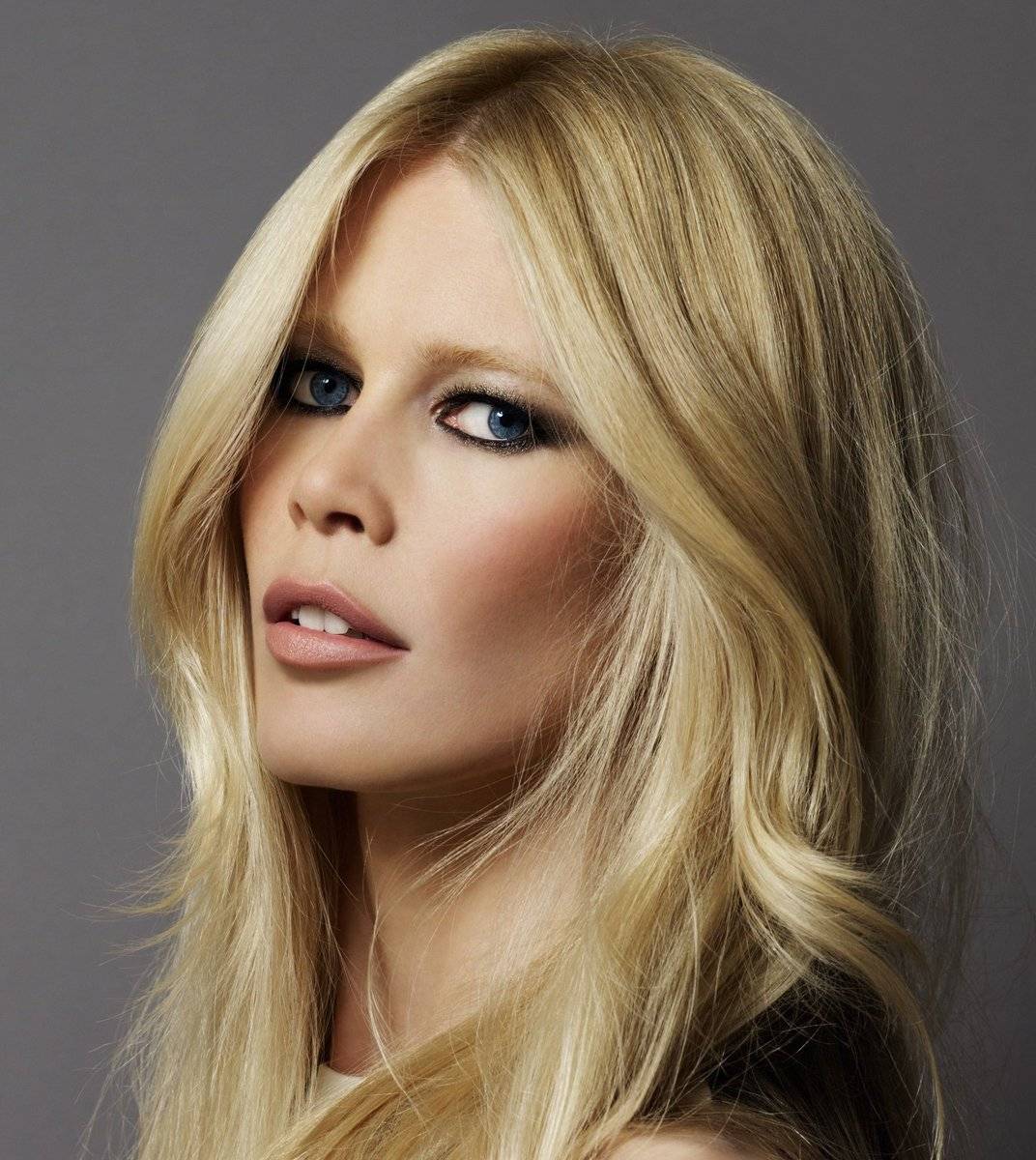 بالصور- هل تتذكرون عارضة الأزياء كلوديا شيفر؟ شكلها في الـ47 سيفاجئكم