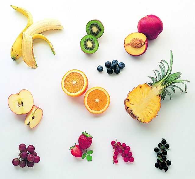 أهمية الفاكهة ومتى تقدمينها لأطفالك؟