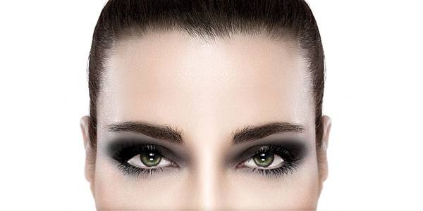 الأسود سرّ العيون الجميلة