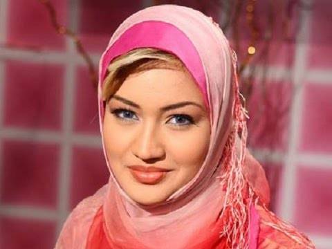 هل تذكرون الإعلامية السعودية هبة جمال التي أثارت جدلاً بخلعها الحجاب؟ شاهدوا كيف أصبحت بوزنٍ زائد